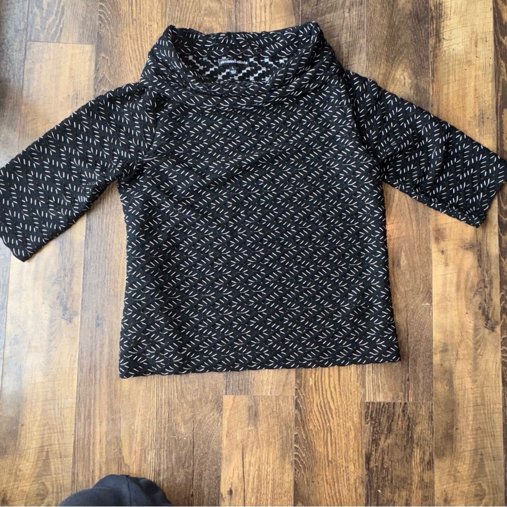 Elegant Black Patterned Women's Blouse
